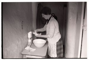 Annie Petherick making pastry by James Ravilious