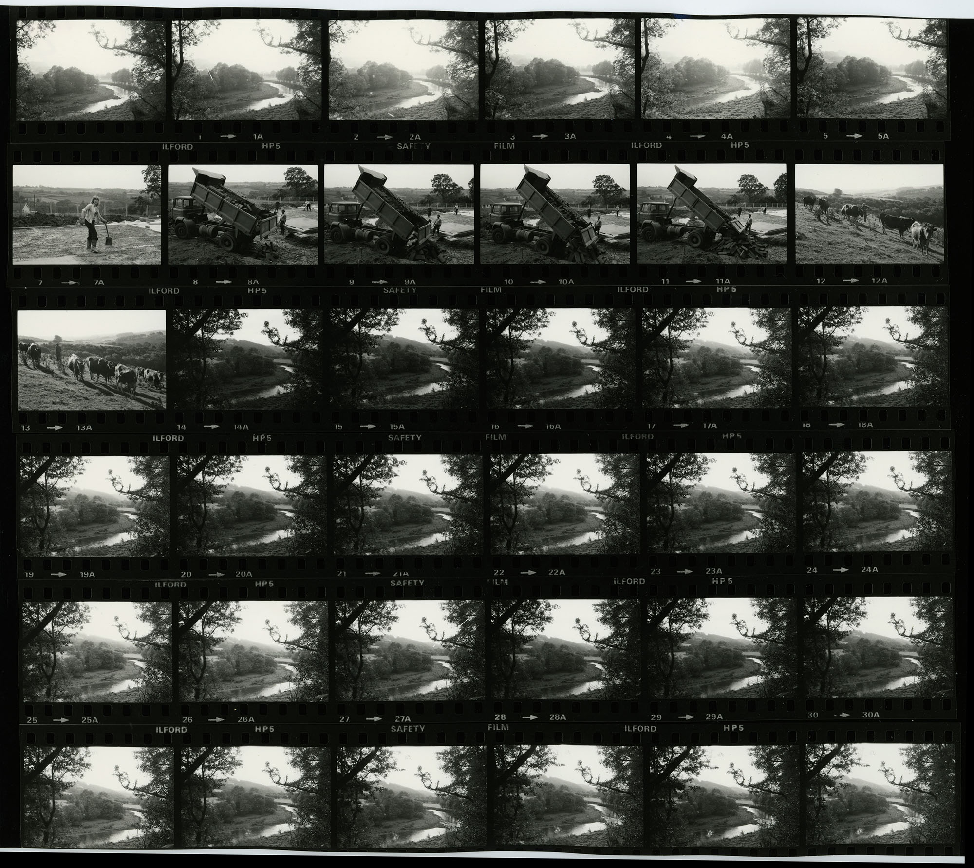 Negative numbers 0-5A and 7A-36A. These frames are all duplicated on contact sheets RAV/02/1138/1 and RAV/02/1138/3.